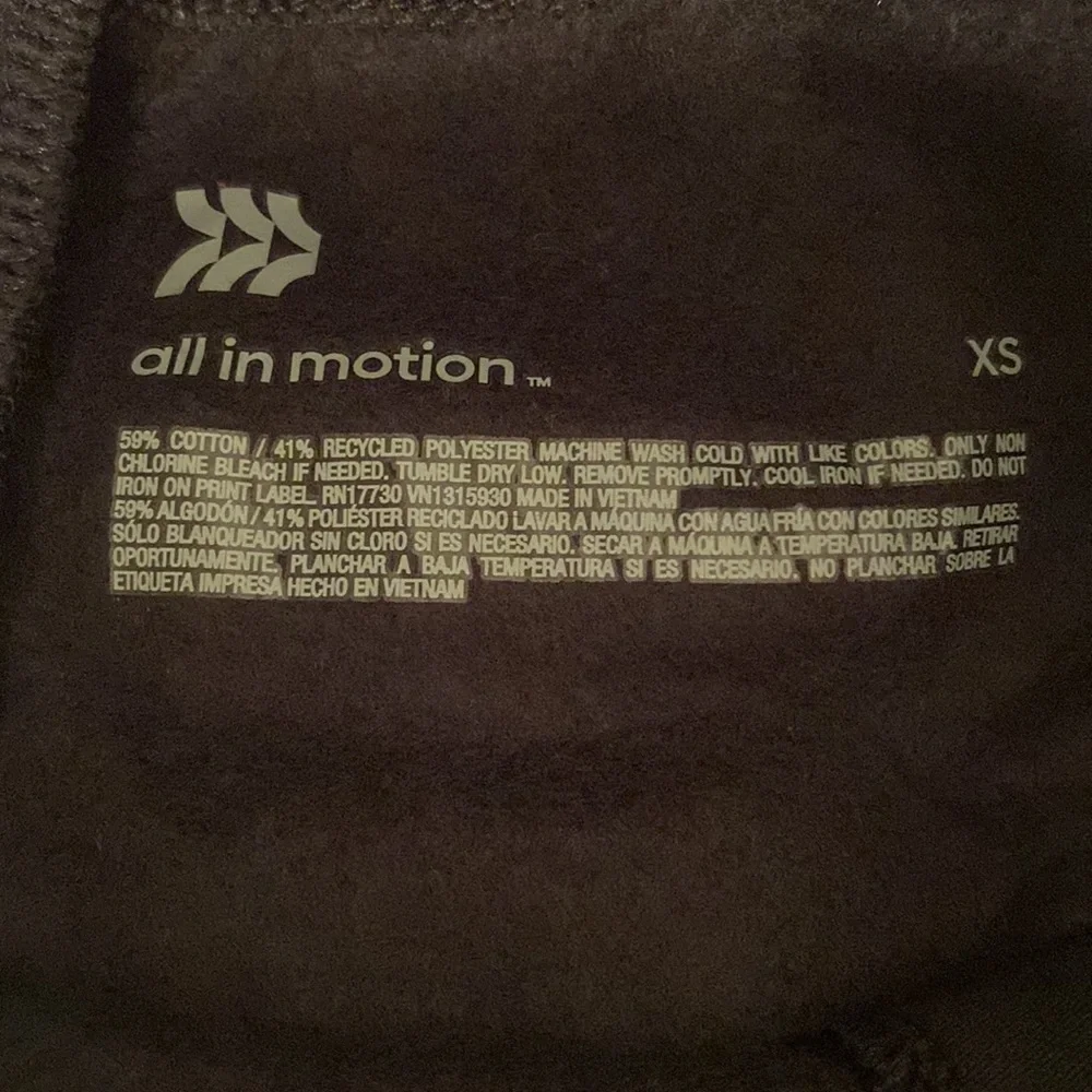 Brand New All in Motion Black Fleece Taper Leg Pants…size XS - Picture 3 of 5